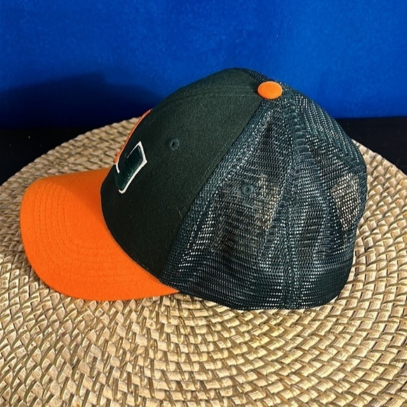 NWOT Men’s Top of the World Miami Hurricanes Zephyr Spellout Logo SnapBack Hat - Picture 3 of 7